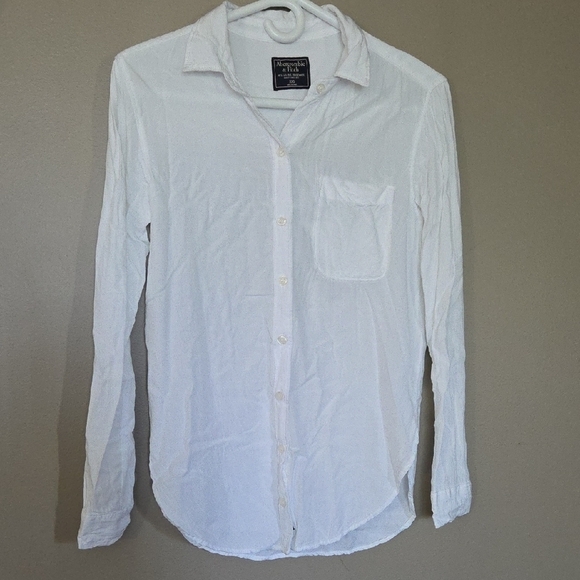 NWOT Abercrombie & Fitch White Casual Button Down Shirt💥Buy2Get1Free💥 - Picture 1 of 3